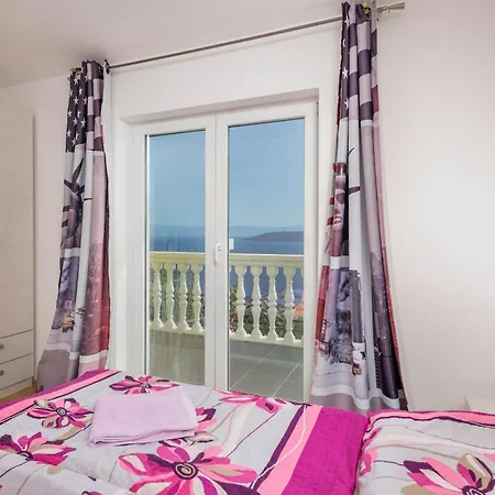 Seaview House Helena - Happy *