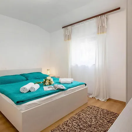 아파트 Seaview House Helena