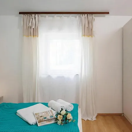 아파트 Seaview House Helena
